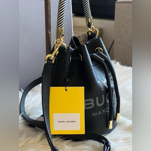 Marc Jacobs The Leather Bucket Bag - Picture 2 of 16